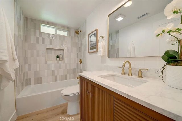 2113 S Forest, Santa Ana, CA 92704