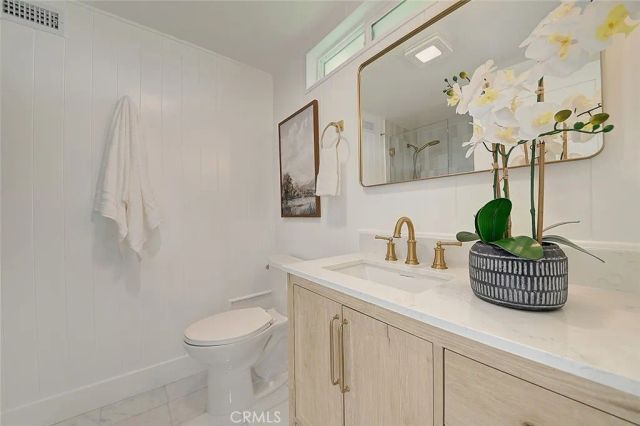 2113 S Forest, Santa Ana, CA 92704