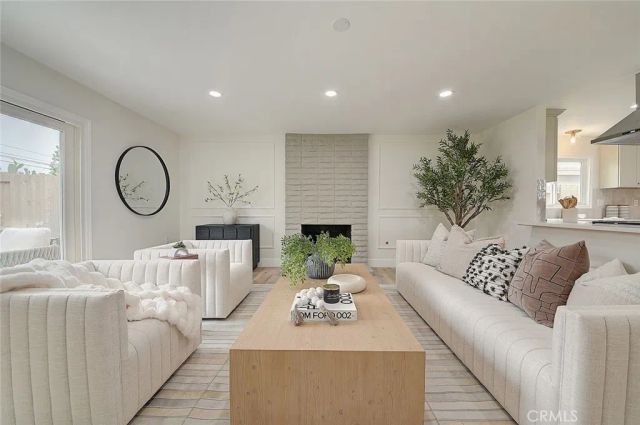 2113 S Forest, Santa Ana, CA 92704