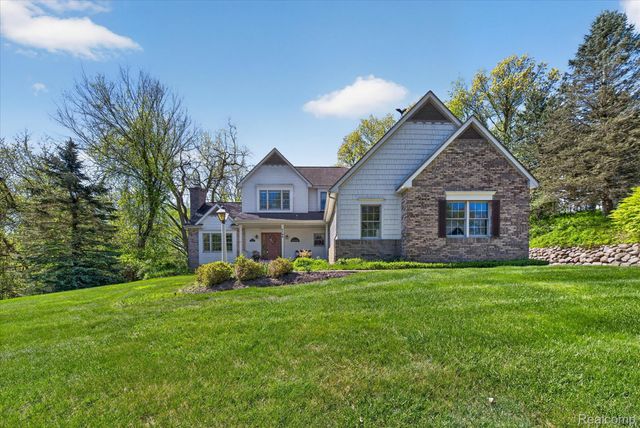 7798 Lee Road, Hamburg Township, MI 48116