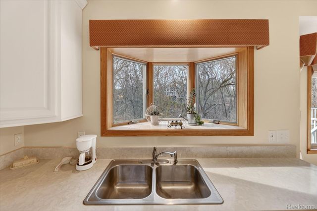 7798 Lee Road, Hamburg Township, MI 48116