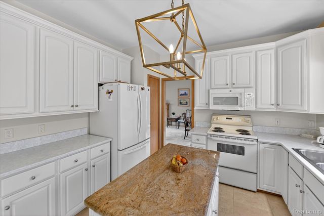 7798 Lee Road, Hamburg Township, MI 48116