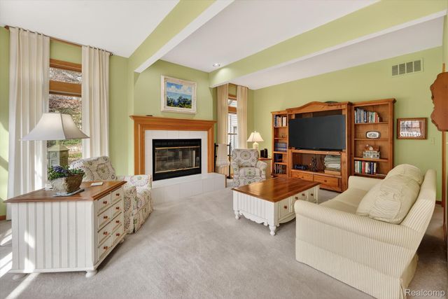 7798 Lee Road, Hamburg Township, MI 48116