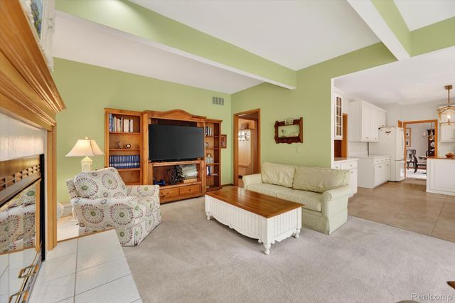 7798 Lee Road, Hamburg Township, MI 48116
