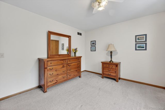 7798 Lee Road, Hamburg Township, MI 48116