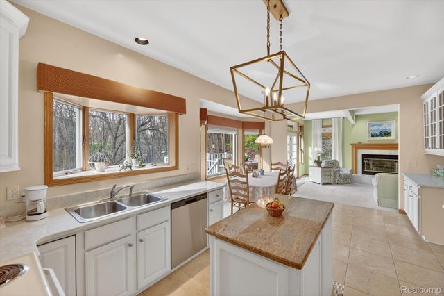 7798 Lee Road, Hamburg Township, MI 48116