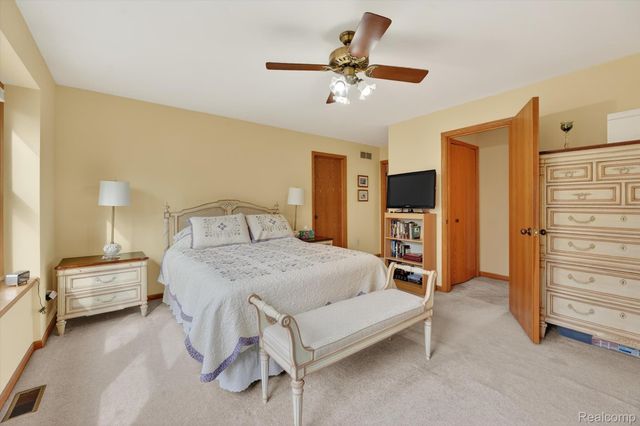 7798 Lee Road, Hamburg Township, MI 48116