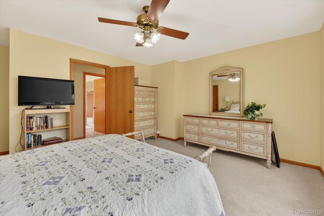 7798 Lee Road, Hamburg Township, MI 48116