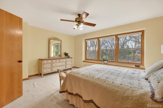 7798 Lee Road, Hamburg Township, MI 48116