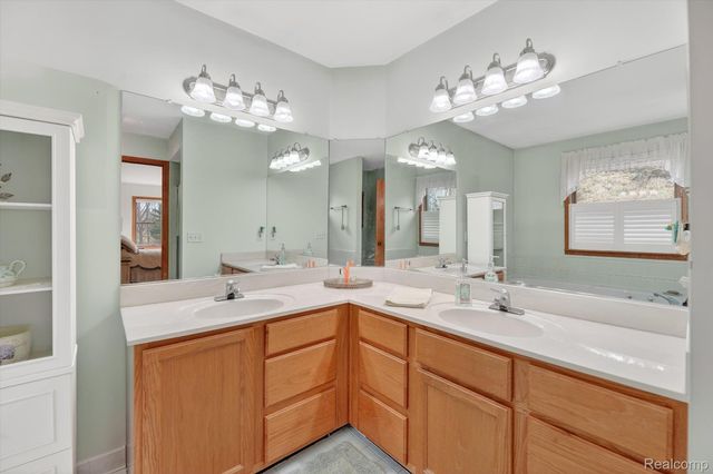 7798 Lee Road, Hamburg Township, MI 48116