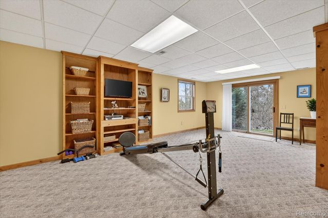 7798 Lee Road, Hamburg Township, MI 48116