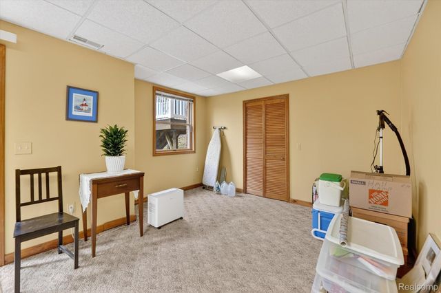 7798 Lee Road, Hamburg Township, MI 48116