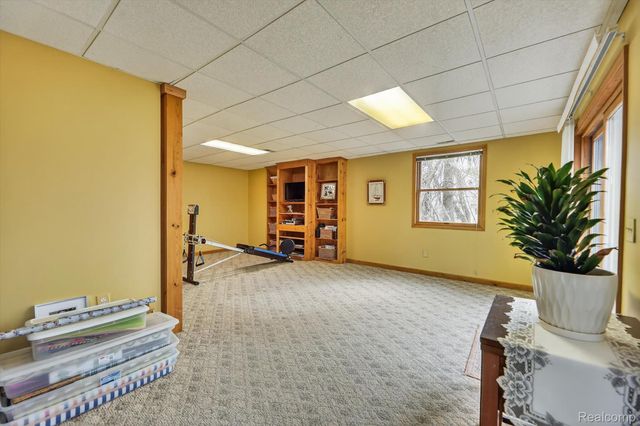 7798 Lee Road, Hamburg Township, MI 48116