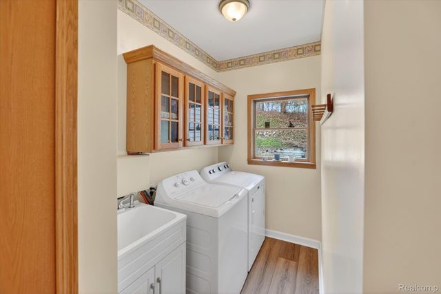 7798 Lee Road, Hamburg Township, MI 48116