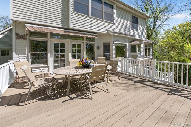 7798 Lee Road, Hamburg Township, MI 48116