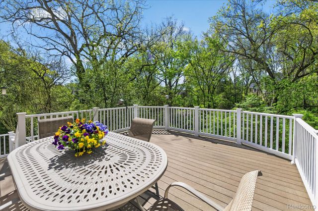 7798 Lee Road, Hamburg Township, MI 48116