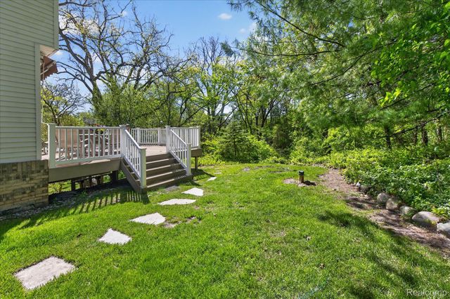 7798 Lee Road, Hamburg Township, MI 48116