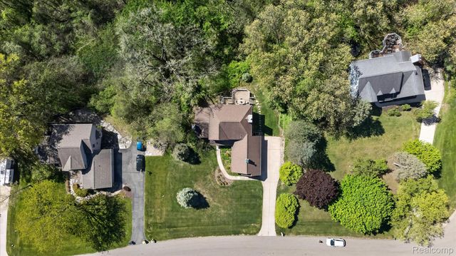 7798 Lee Road, Hamburg Township, MI 48116
