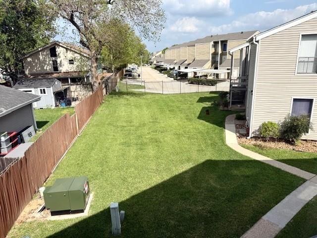 178 April Point N Drive N, Montgomery, TX 77356