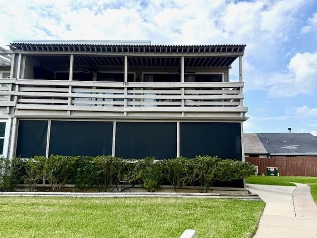 178 April Point N Drive N, Montgomery, TX 77356