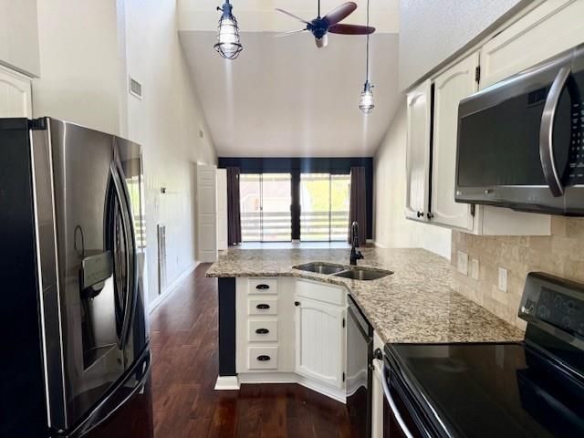 178 April Point N Drive N, Montgomery, TX 77356