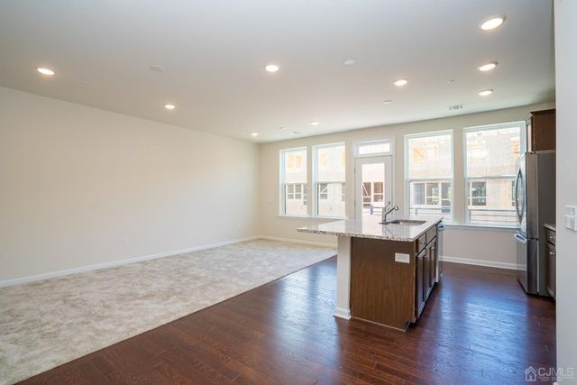 218 Peyton Place, New Brunswick, NJ 08901