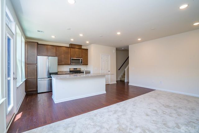 218 Peyton Place, New Brunswick, NJ 08901