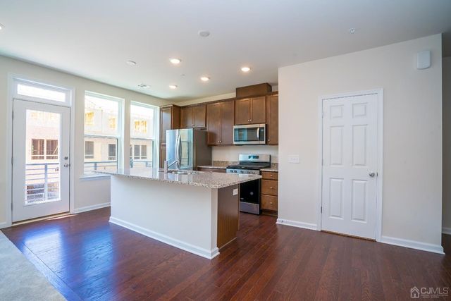 218 Peyton Place, New Brunswick, NJ 08901
