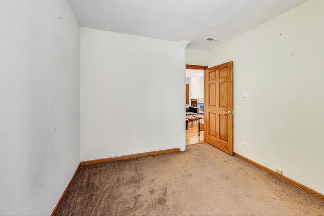 838 N STATE Street 2, Chicago, IL 60610