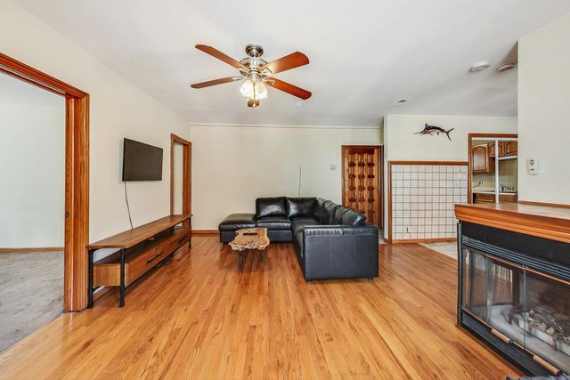 838 N STATE Street 2, Chicago, IL 60610