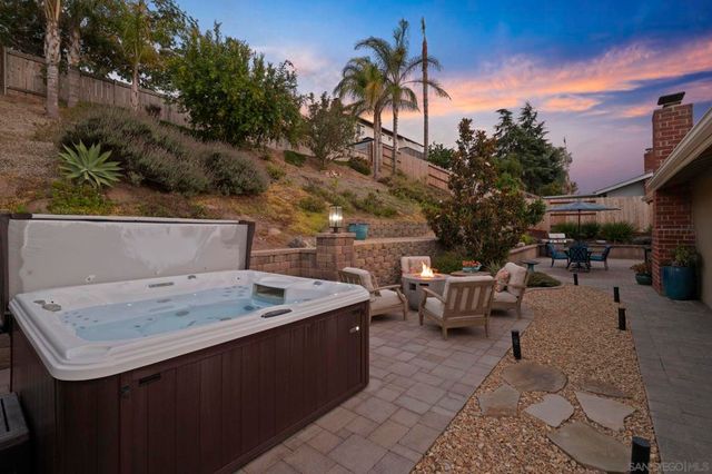 12623 Mustang Dr, Poway, CA 92064