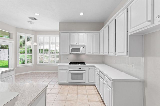 23 S Belfair Place, The Woodlands, TX 77382