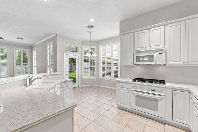 23 S Belfair Place, The Woodlands, TX 77382