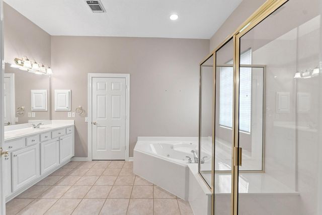 23 S Belfair Place, The Woodlands, TX 77382