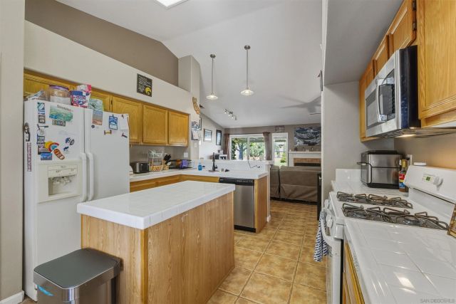 31628 Loire, Winchester, CA 92596