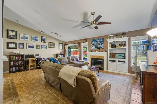 31628 Loire, Winchester, CA 92596