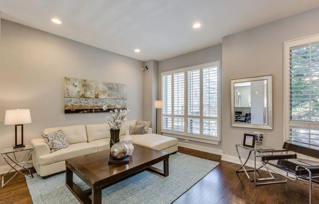 111 S Aberdeen Street, Chicago, IL 60607
