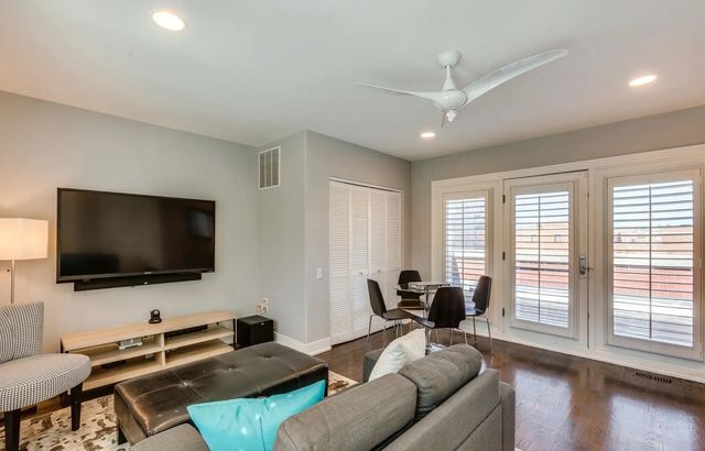 111 S Aberdeen Street, Chicago, IL 60607