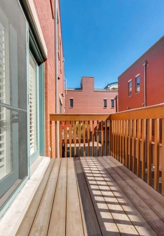 111 S Aberdeen Street, Chicago, IL 60607