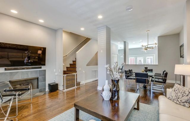 111 S Aberdeen Street, Chicago, IL 60607