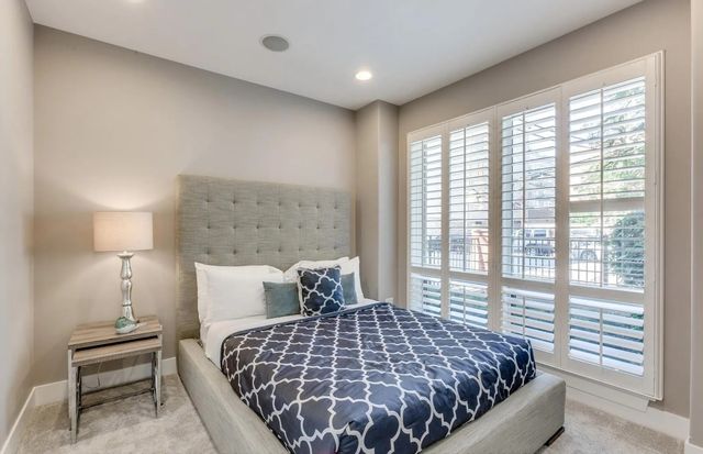 111 S Aberdeen Street, Chicago, IL 60607