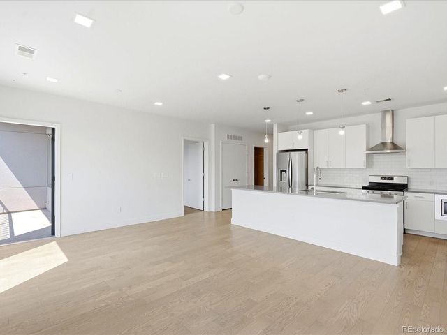 1898 S Bannock Street 305, Denver, CO 80223