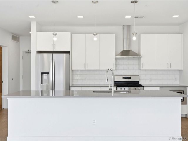 1898 S Bannock Street 305, Denver, CO 80223