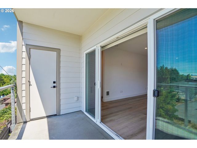 9025 Ne HOYT St, Portland, OR 97220