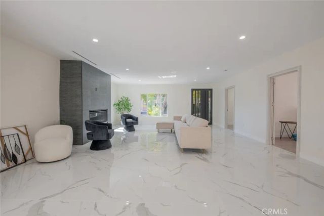 1832 N Alexandria Avenue, Los Angeles, CA 90027