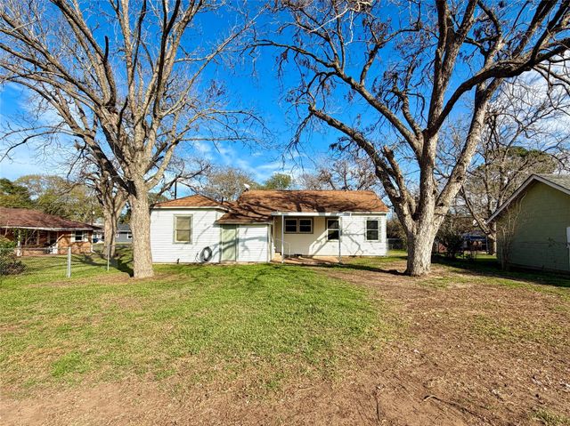 1104 Marie Street, Brenham, TX 77833