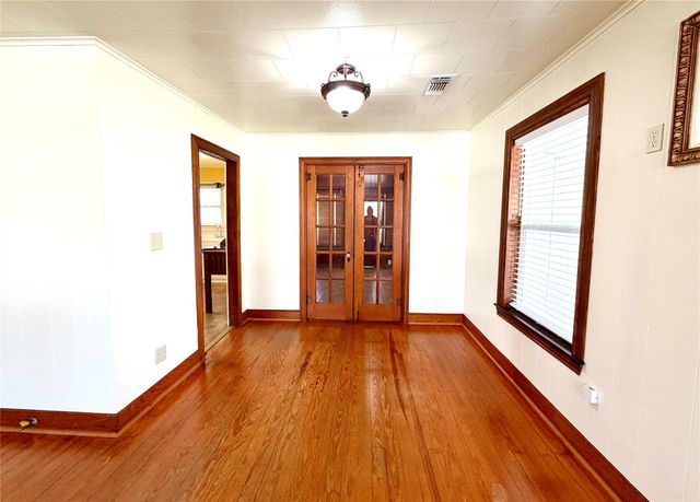 1104 Marie Street, Brenham, TX 77833