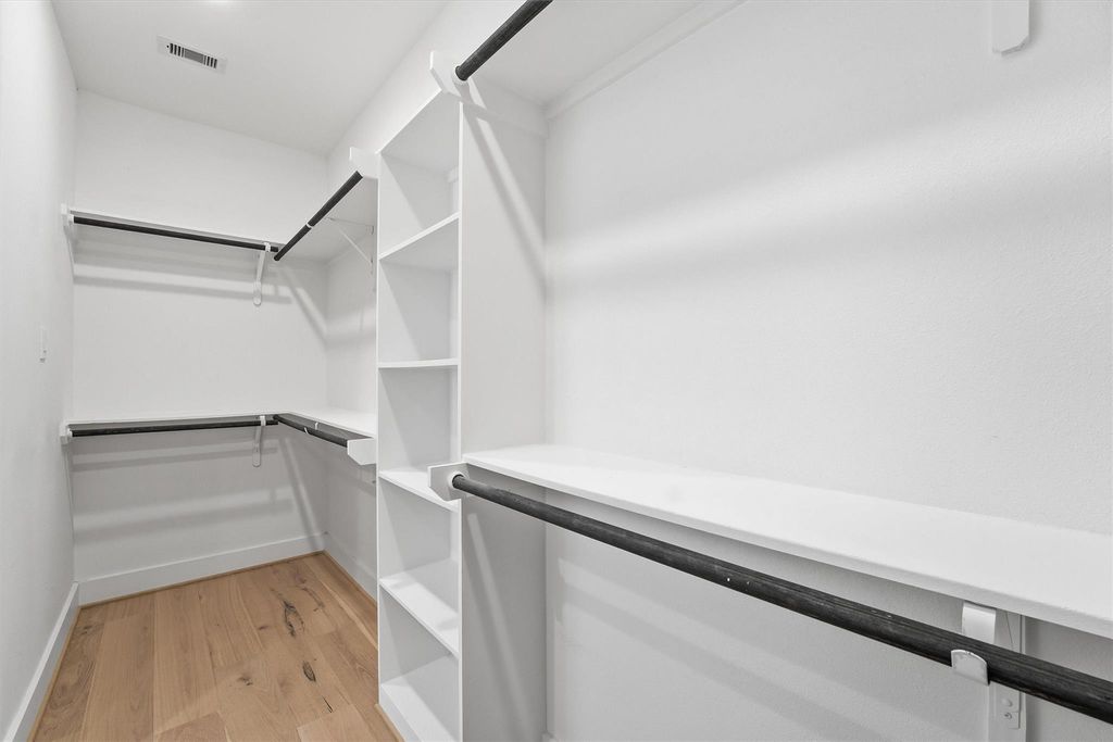 Image 29 of property listing at 5004 Darling Street, Houston, TX 77007