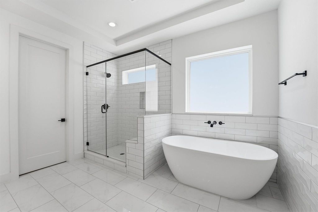 Image 31 of property listing at 5004 Darling Street, Houston, TX 77007
