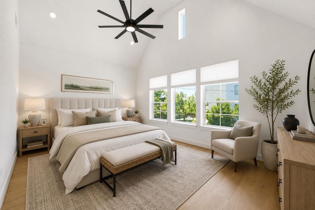 Image 33 of property listing at 5004 Darling Street, Houston, TX 77007